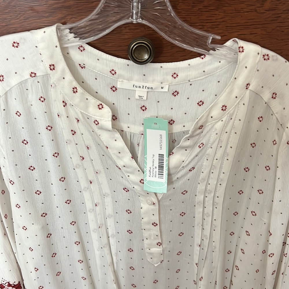 Fun 2 fun blouse - Picture 2 of 3